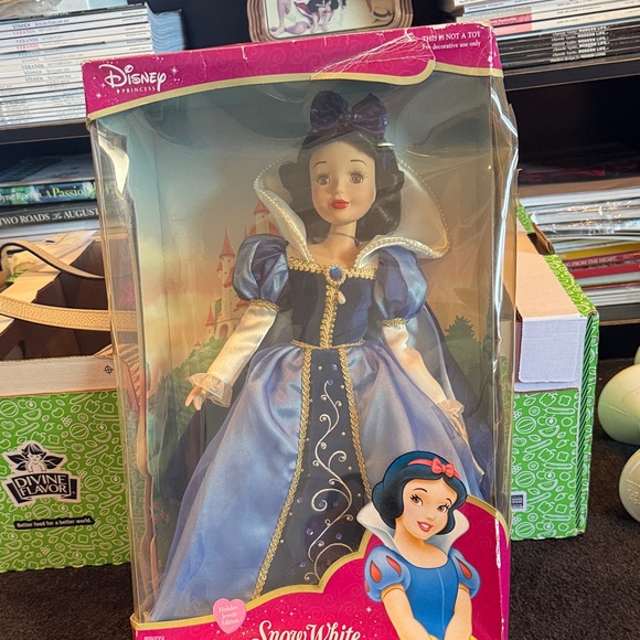 Disney Princess Snow White Porcelain Keepsake Doll - Blue and White Gown